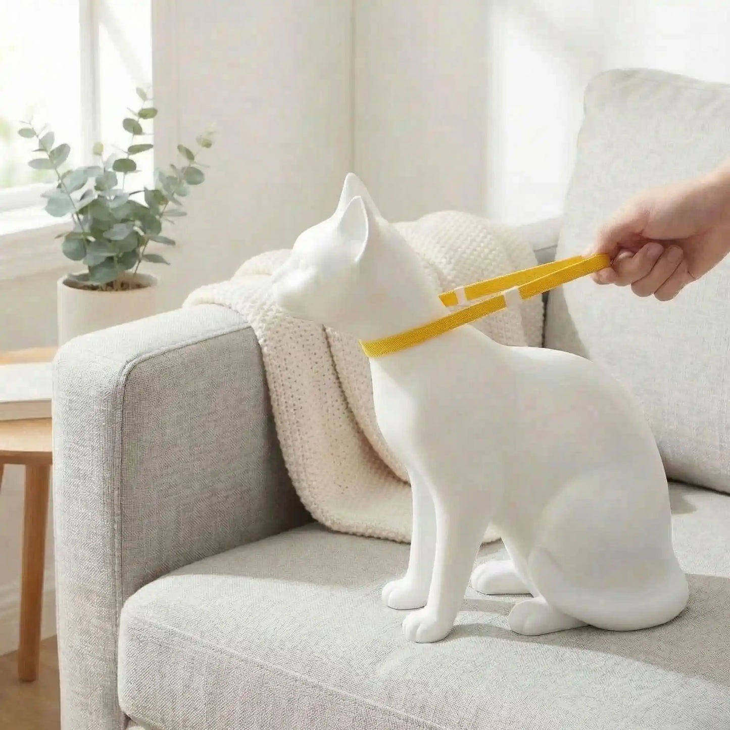 Collier pour chat sécurité jaune qui se tend